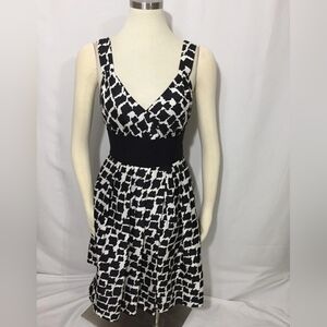 WHITE HOUSE BLACK MARKET Silk White Black Cocktail Party Dress Fit Flare Sz 6